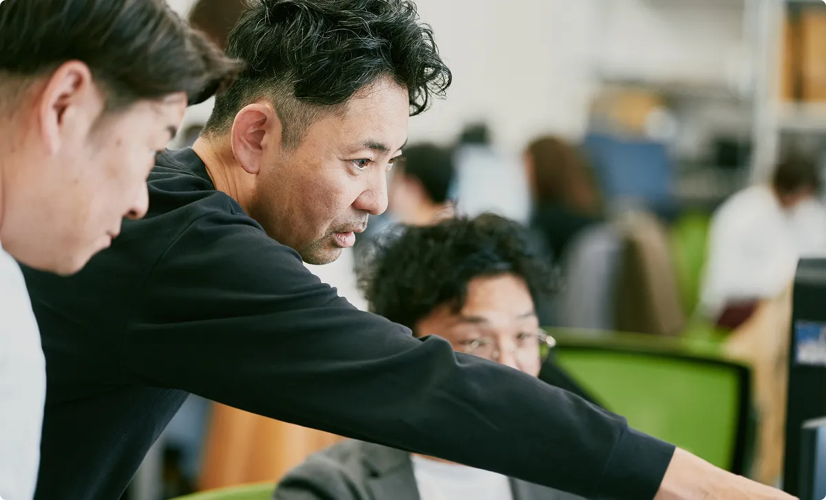 デジタルの接点に、⼈の体温を。